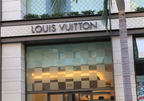 louis vuitton woodland hills ca